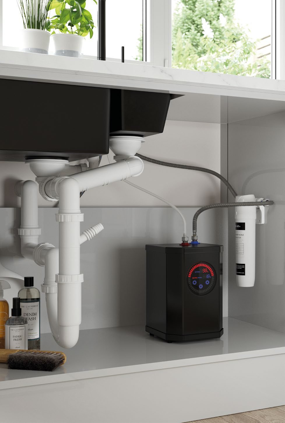 Boiling water tap tank and filter installed under a sink