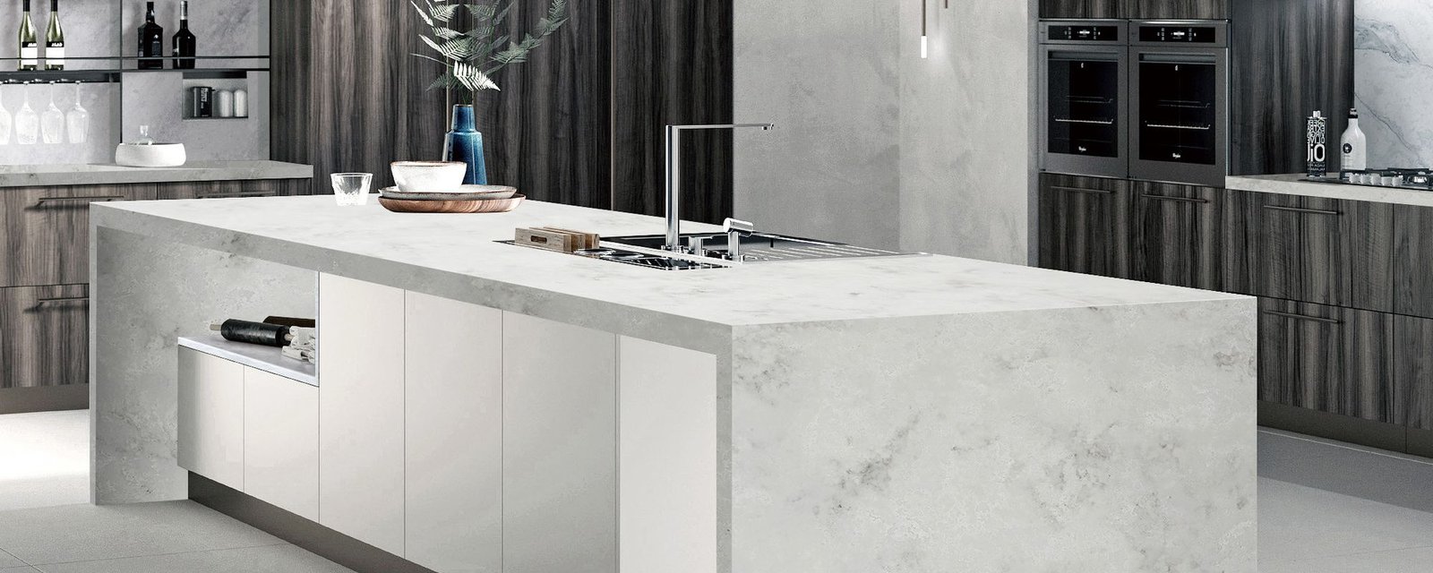Cloudy Gris quartz worktops in a kitchen